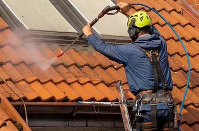 Démoussage et hydrofuge de toiture aux Contamines-Montjoie